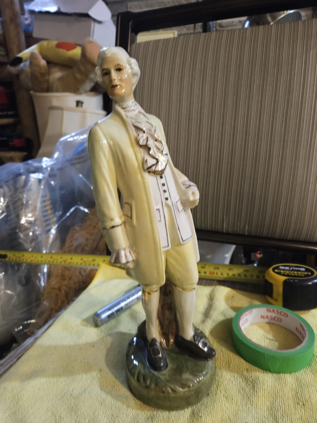 Vintage Porcelain Colonial Gentleman Figurine - photo 2