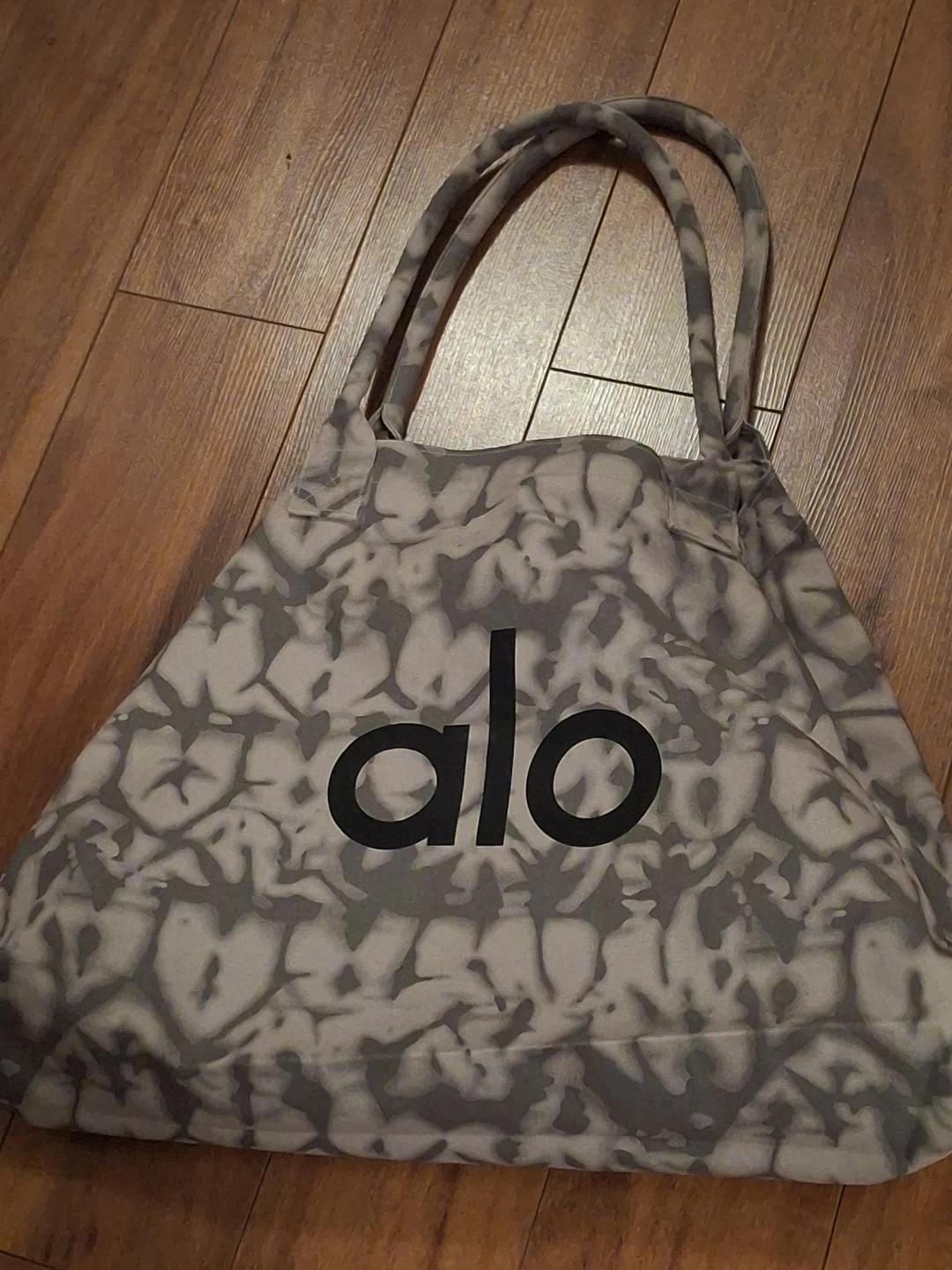 Alo Yoga Tie-Dye Tote Bag - photo 3