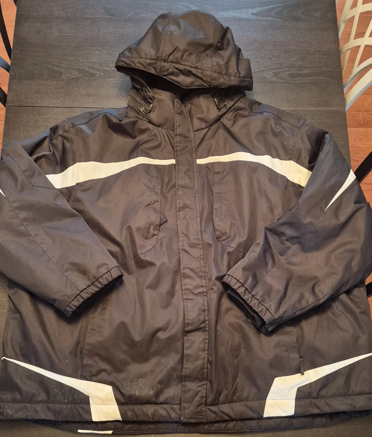 5XL men's winter coat with snow skirt & detachable hood.