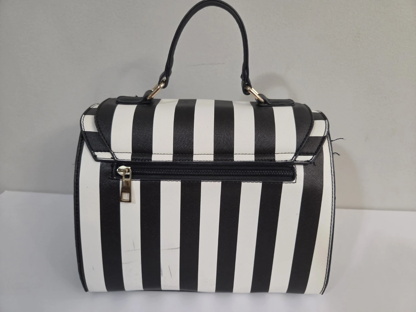 Black and white striped handbag - photo 2