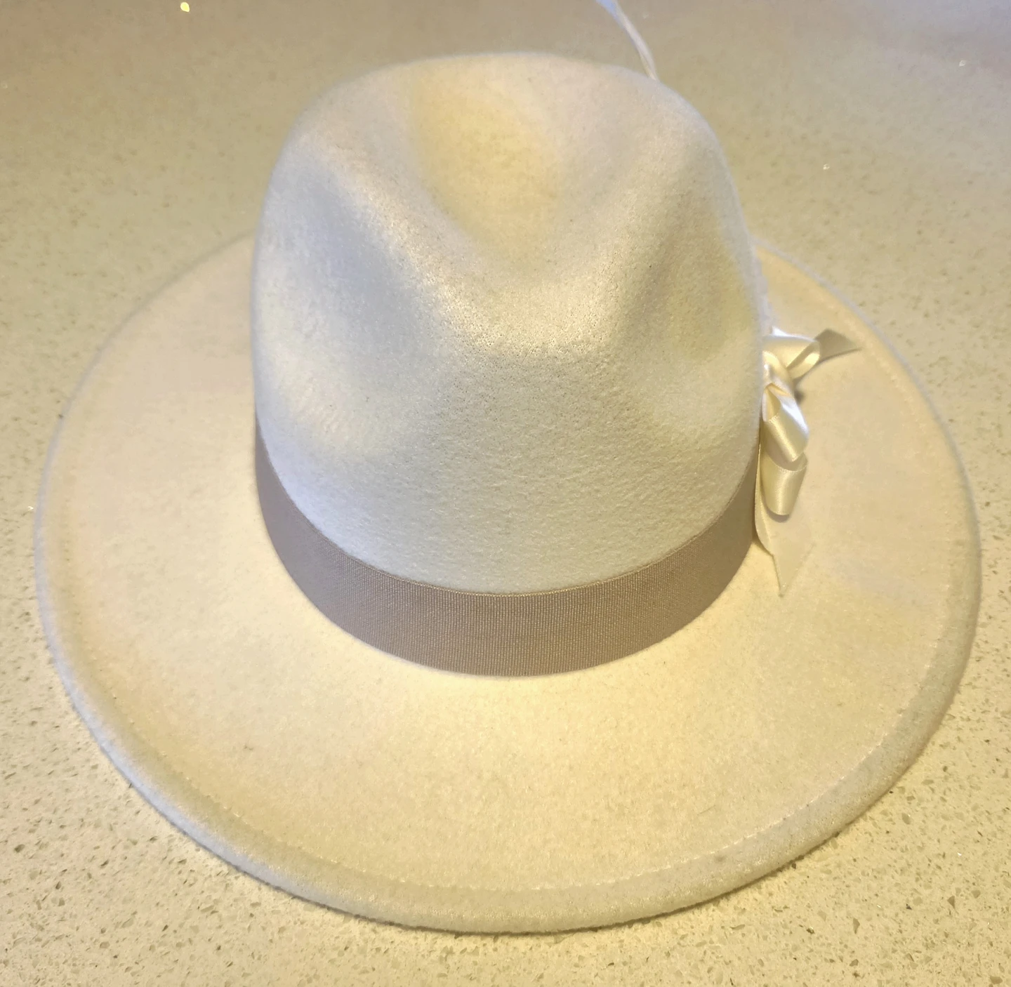 White Fedora with Ribbon and Feather Detail - photo 2