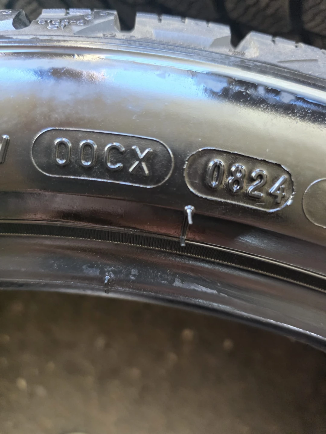 Michelin 225/45R21 95H X-Ice Winter Tires - photo 3