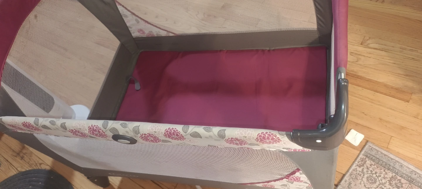 Graco Pack 'n Play crib - photo 2