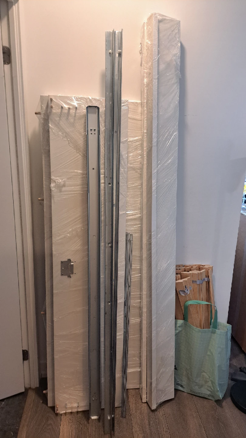 Queen bed frame  (Ikea Malm) - photo 4