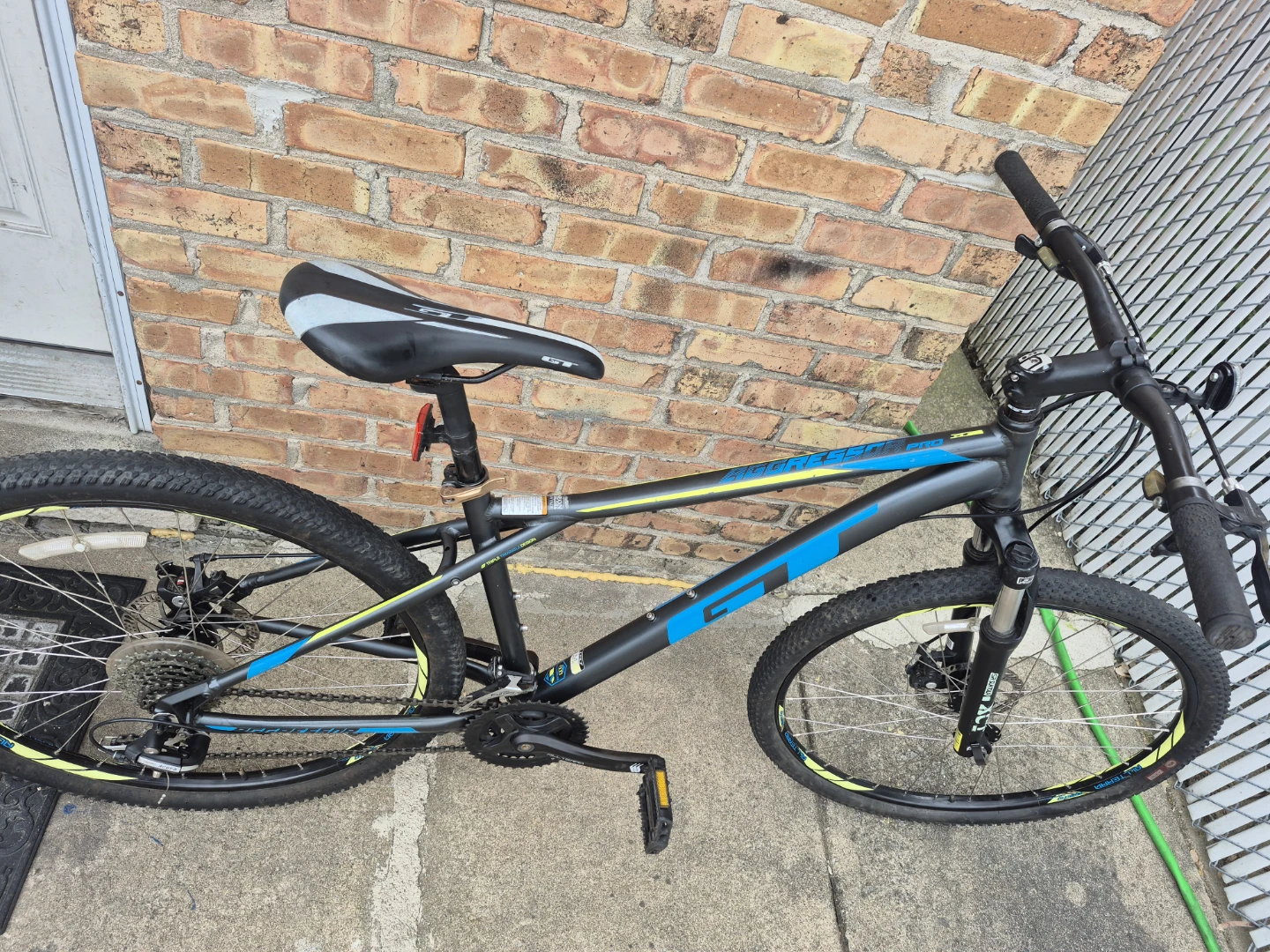 GT Avalanche Comp Mountain Bike - photo 3