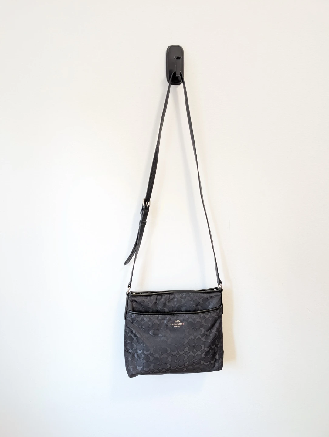Coach Signature Crossbody Bag - photo 3