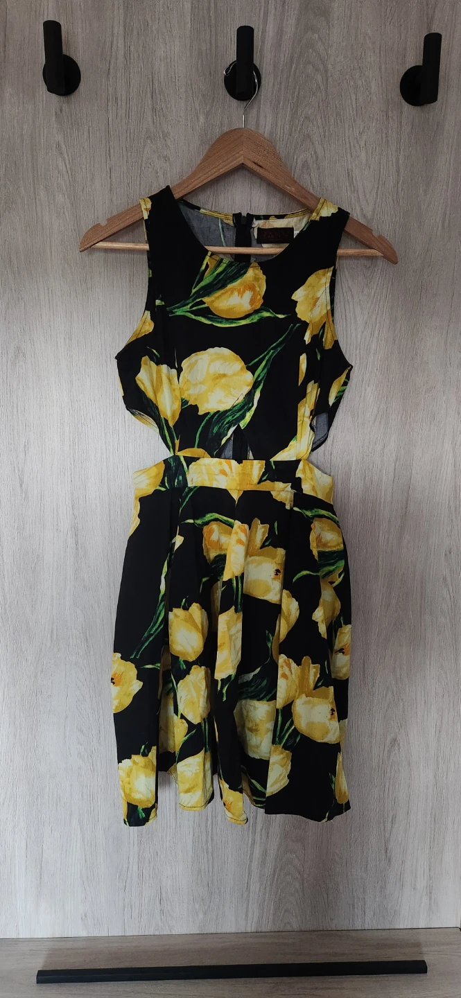 Xin Wei Fashion floral cutout dress