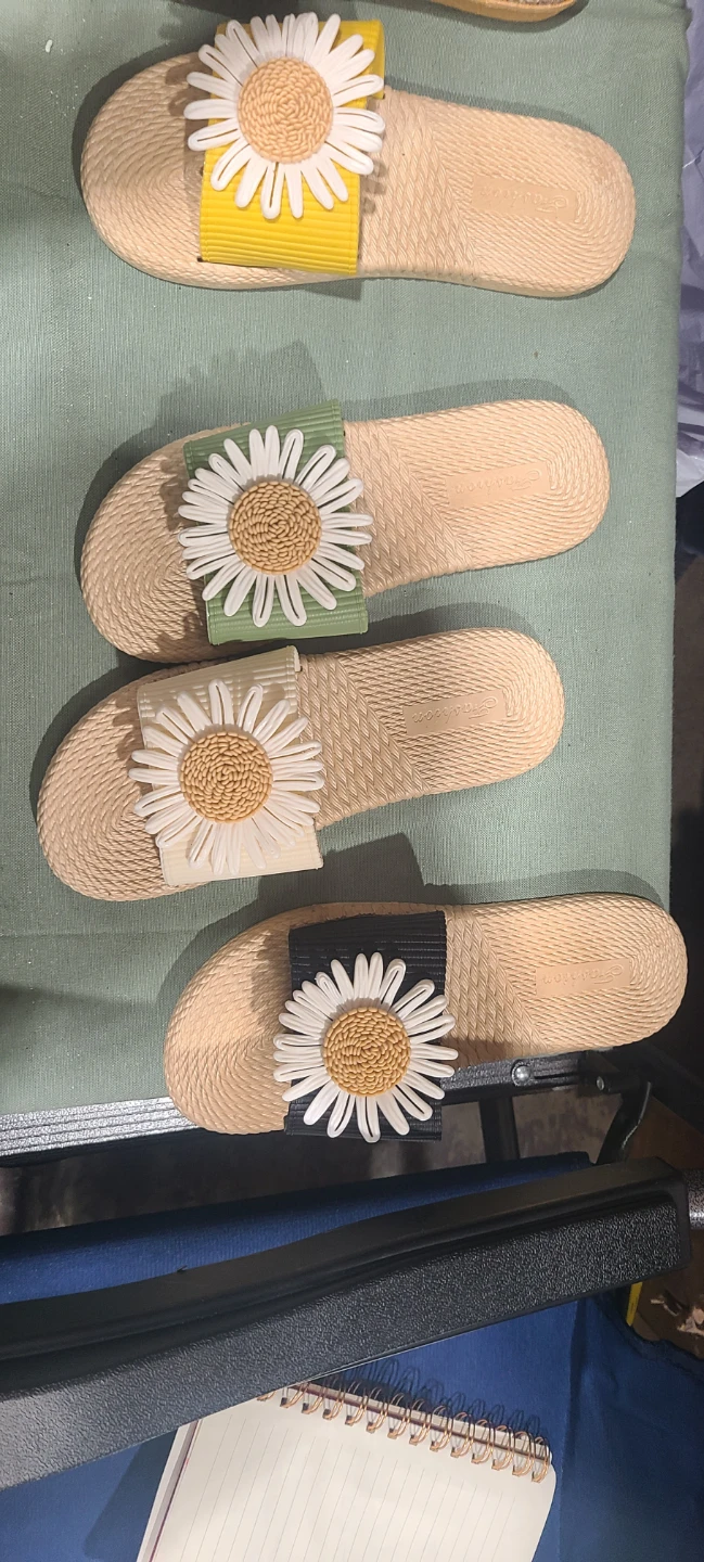 Various assorted women's summer sandals and slides - photo 2
