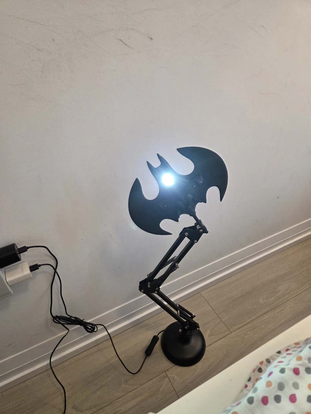 Batman Symbol Desk Lamp - photo 5