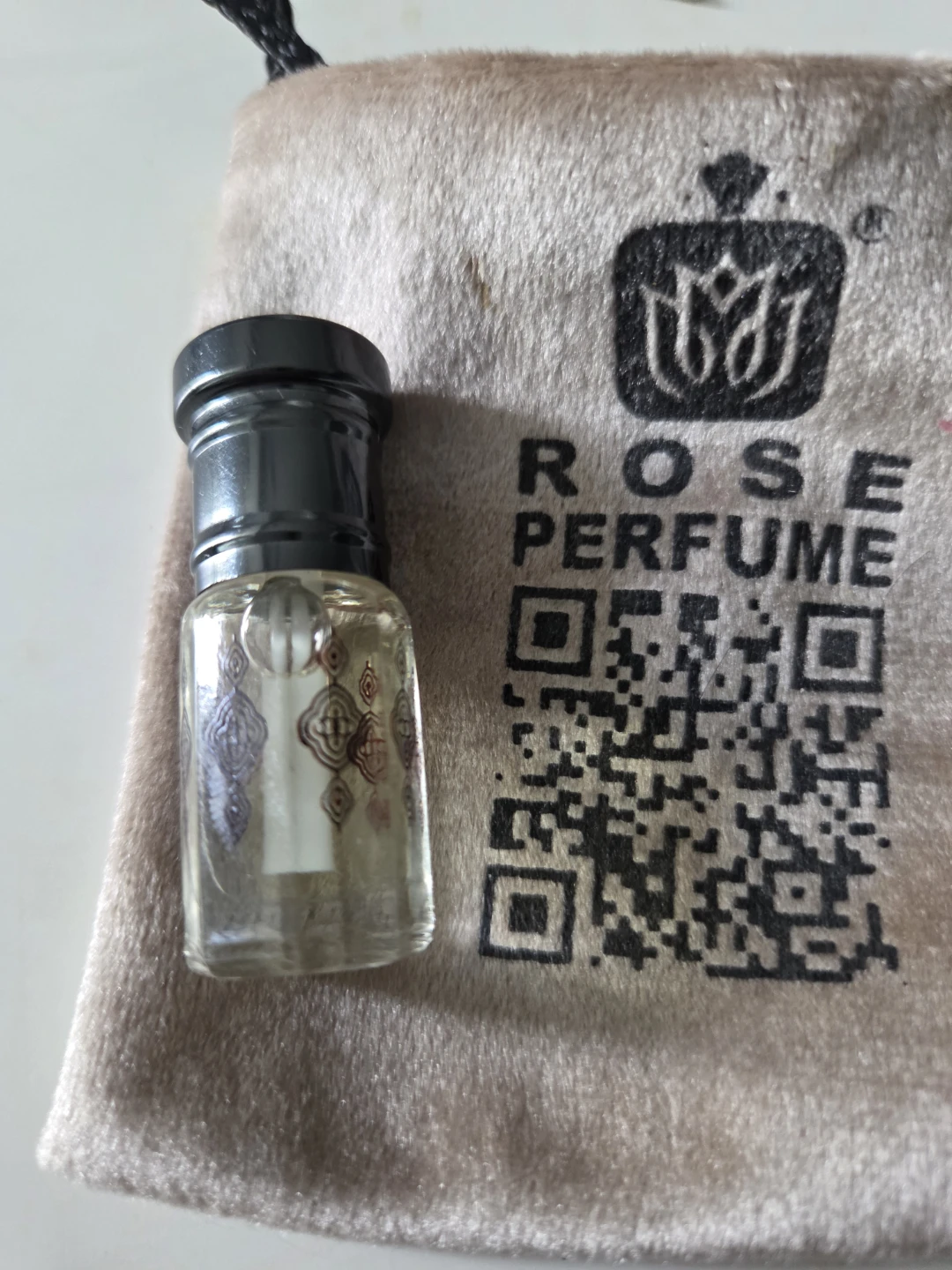 Rose Perfume Oil with Velvet Pouch - photo 3