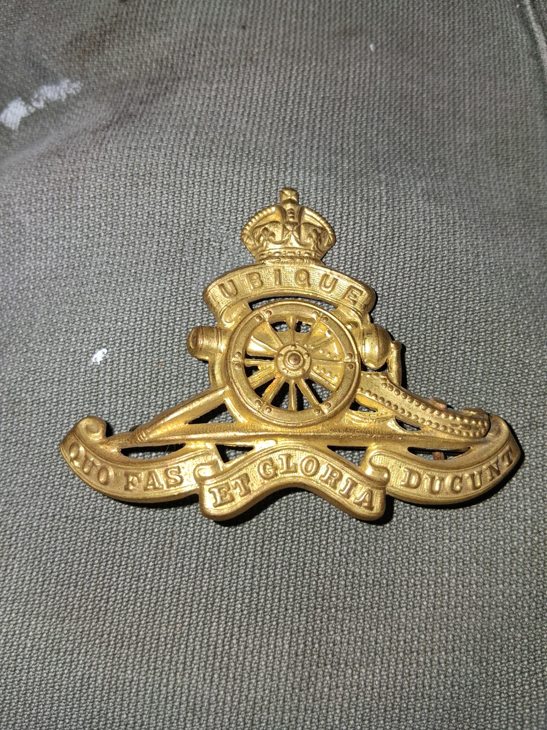 Royal Canadian Artillery Cap Badge - photo 2