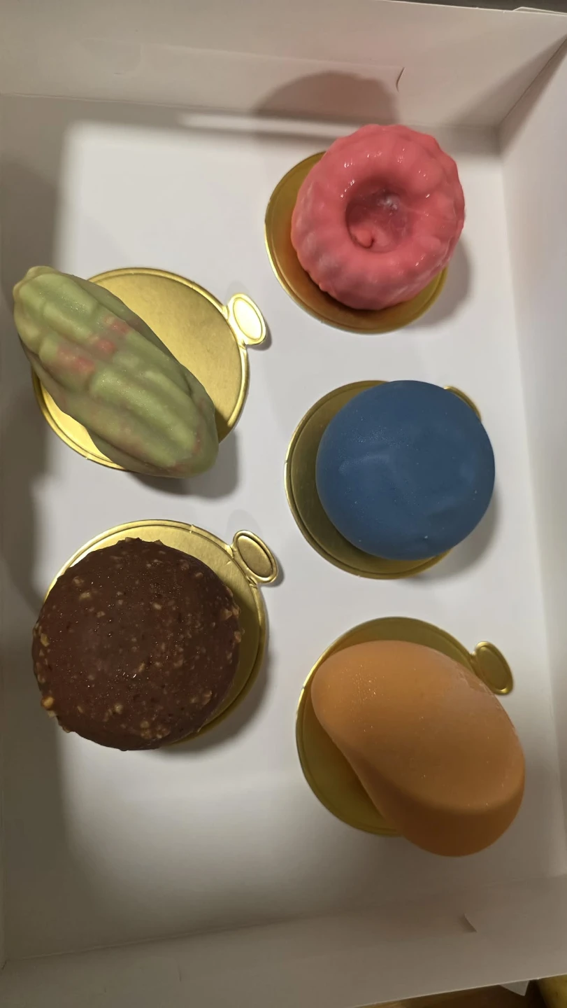 Assorted Small Mousse Cakes - Set of 5 🏈