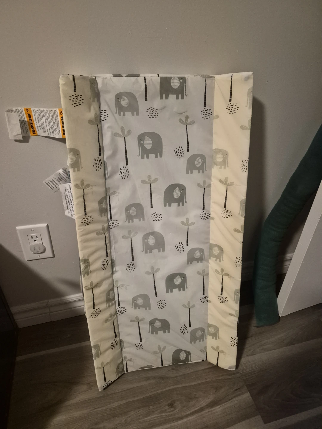 White Wooden Baby Changing Table with Pad 🏈 - photo 2
