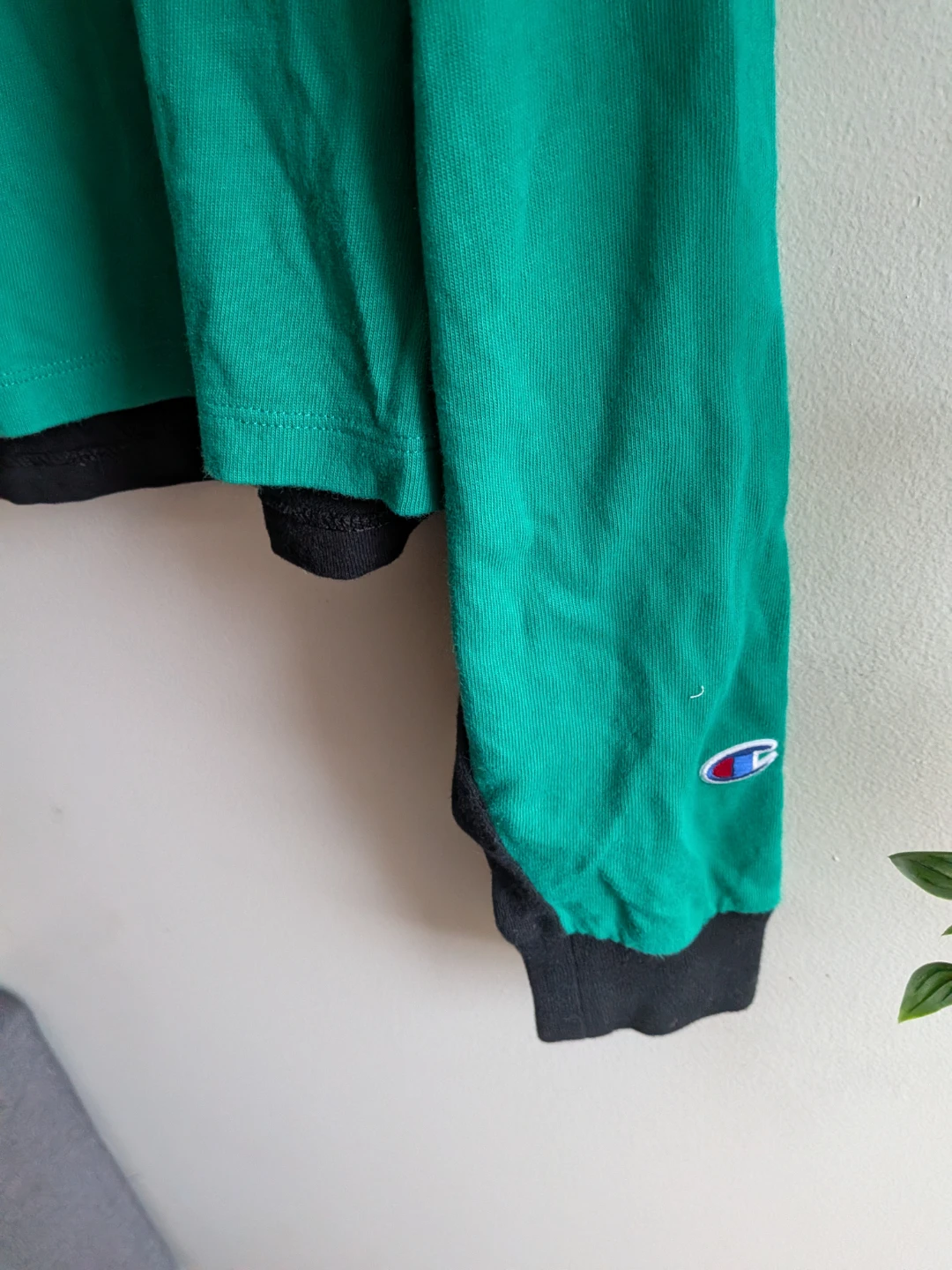 🏈 Champion women's crop sweatshirt in excellent condition - photo 3