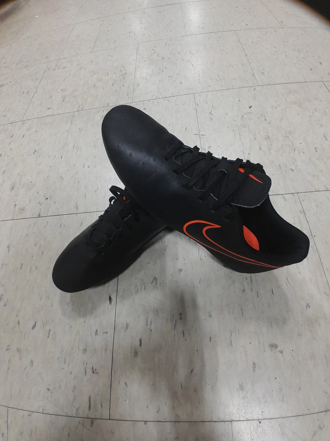 Nike Soccer Cleats Black and Orange Men's Size 9 - photo 2