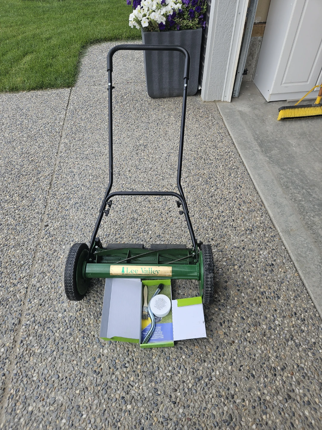 18" Lee Valley Reel Mower & Sharpening Kit