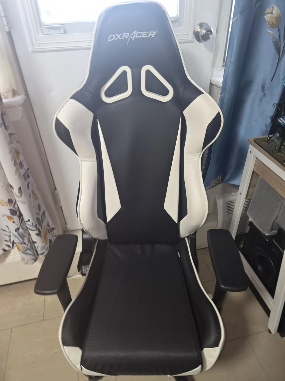 DXRacer Gaming Chair - Black and White - photo 5
