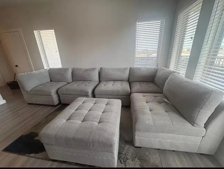 Light Gray Sectional Sofa with Ottoman - photo 2