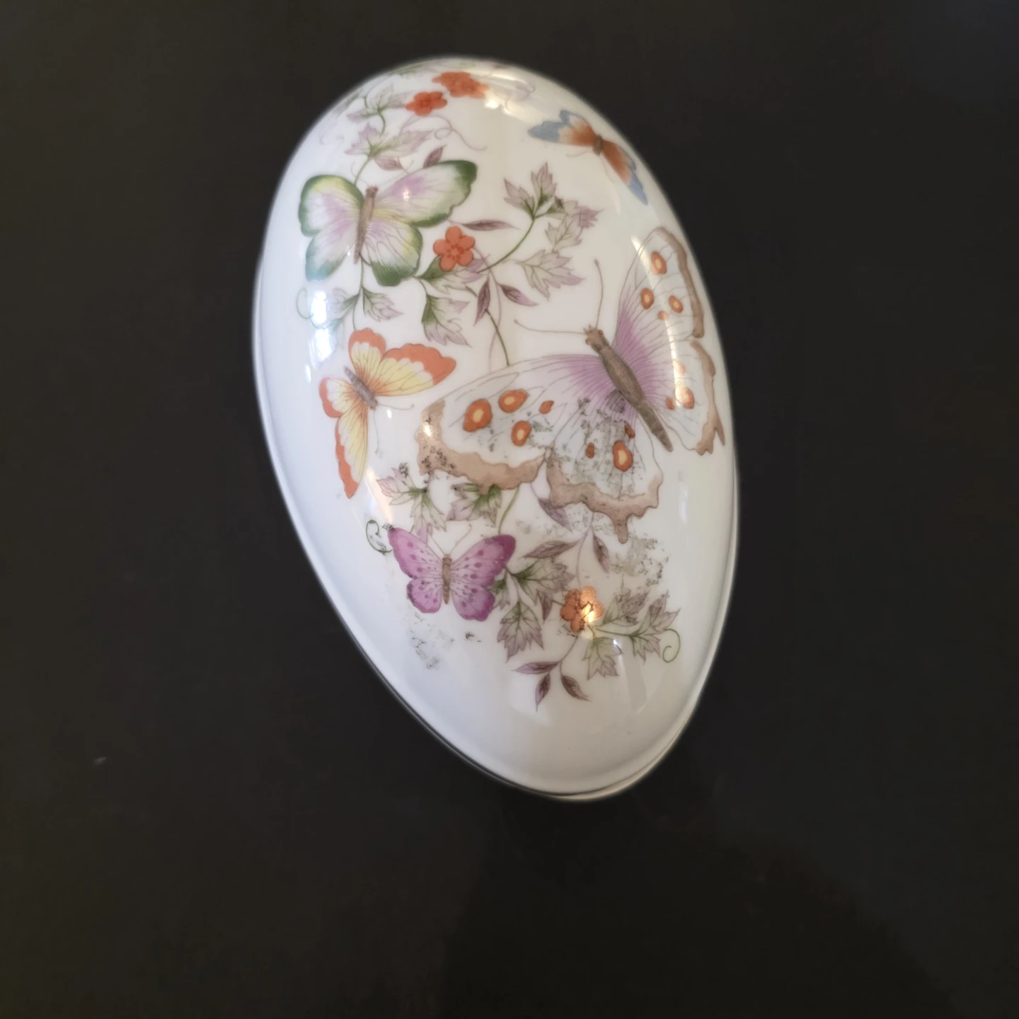 Avon 1979 Porcelain White  Butterfly Trinket Box - photo 2