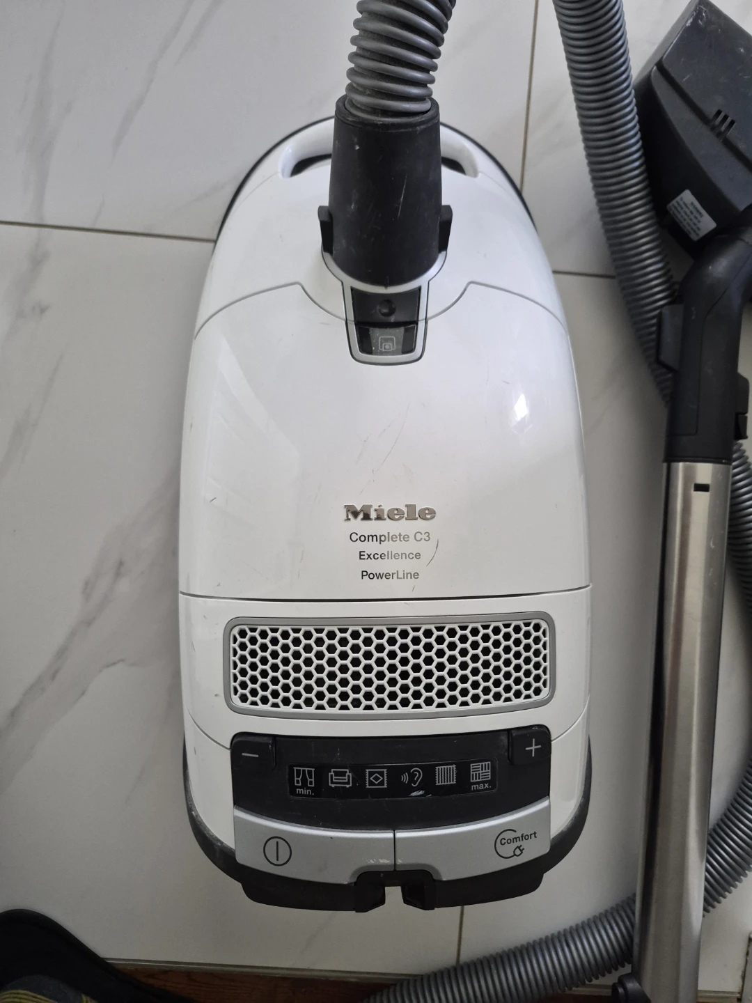 Miele Complete C3 Excellence Canister Vacuum - photo 2