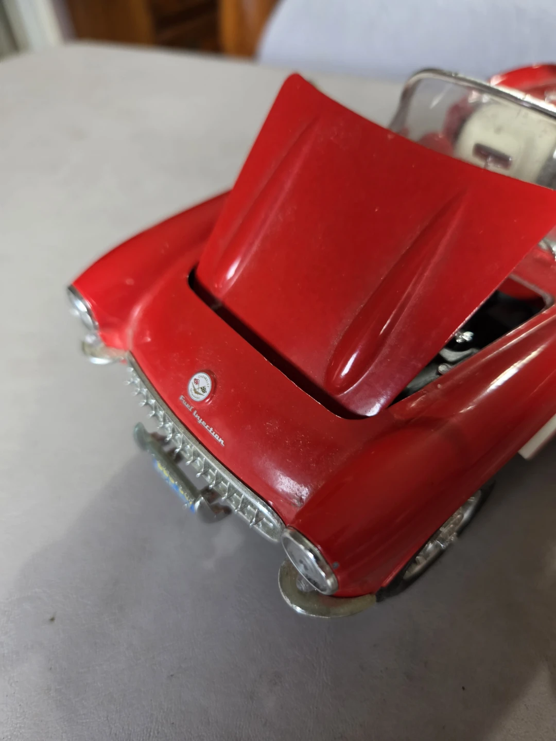 Bburago 1957 Red Chevrolet Corvette Diecast Model Car - photo 2