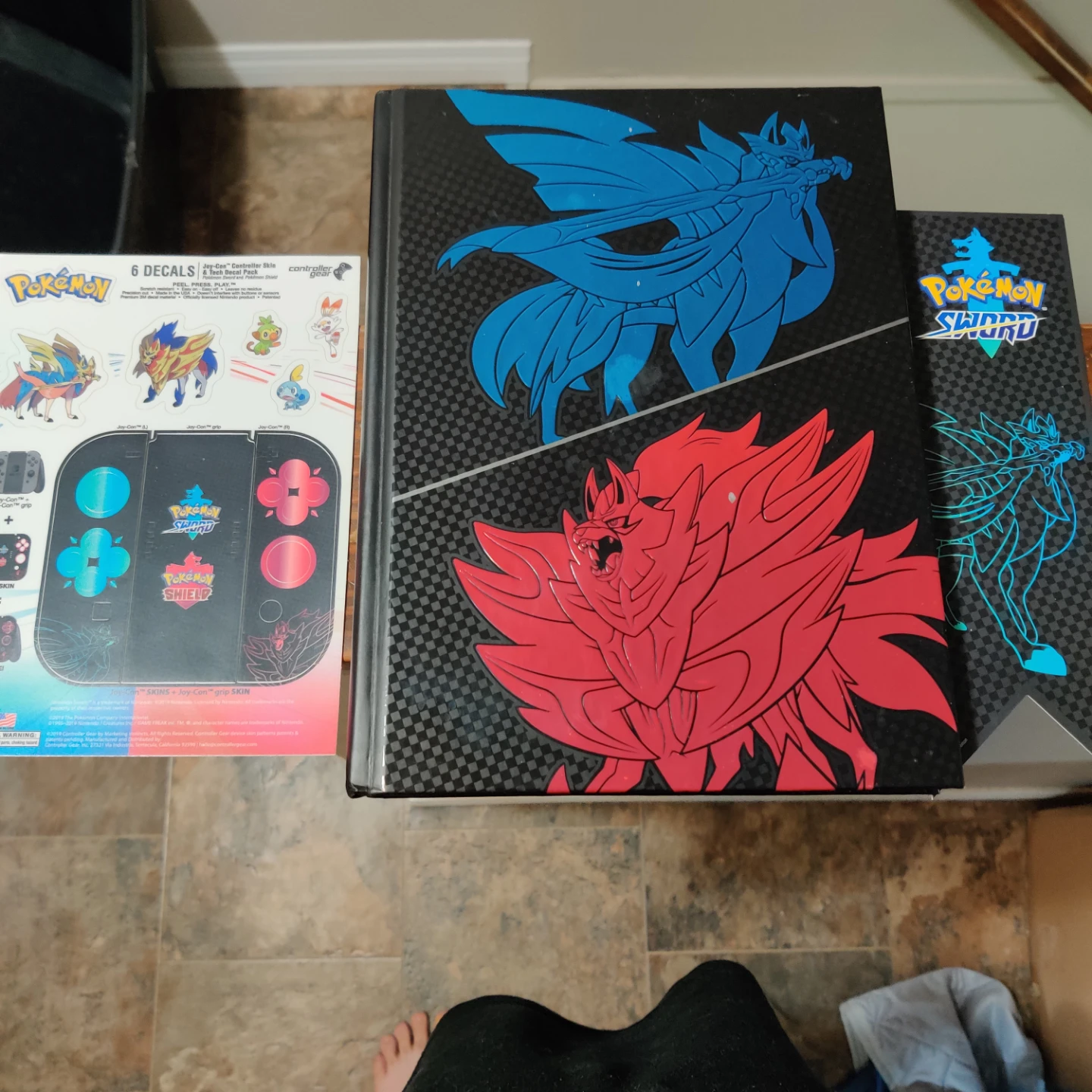 Pokémon Sword for Nintendo Switch with strategy guide - photo 4