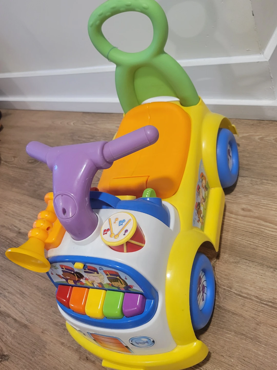 VTech 2-in-1 Discovery Table and Fisher-Price Ride-On - photo 4