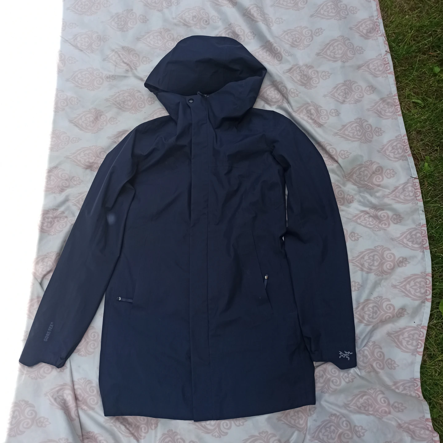 Arc'teryx Gore-Tex Coat Women's . - photo 3