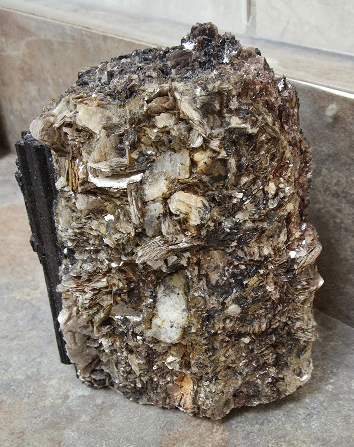 （黑電氣石原礦）Raw Black Tourmaline Mineral Specimen - photo 2