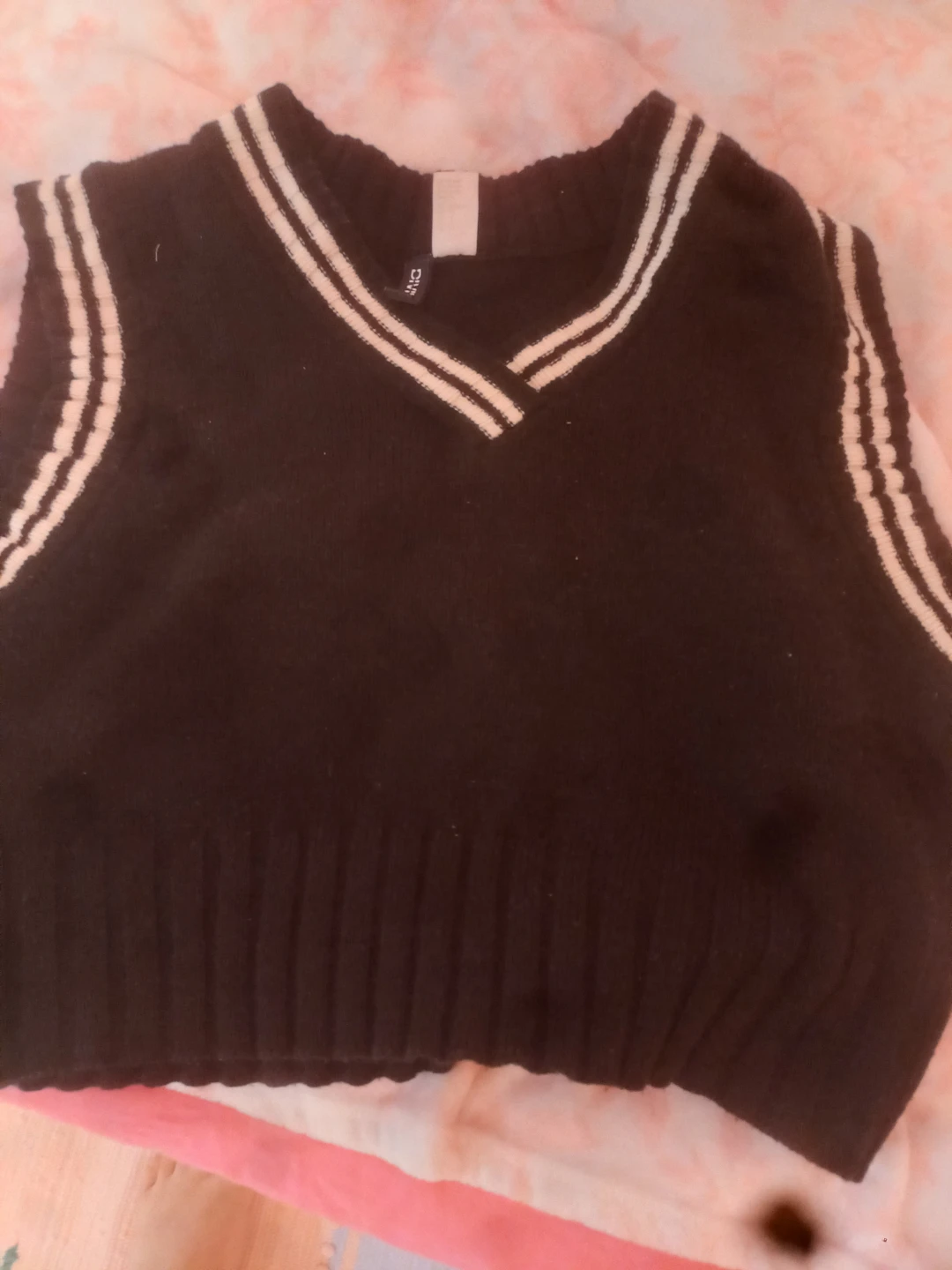Divided H&M Knit Sweater Vest