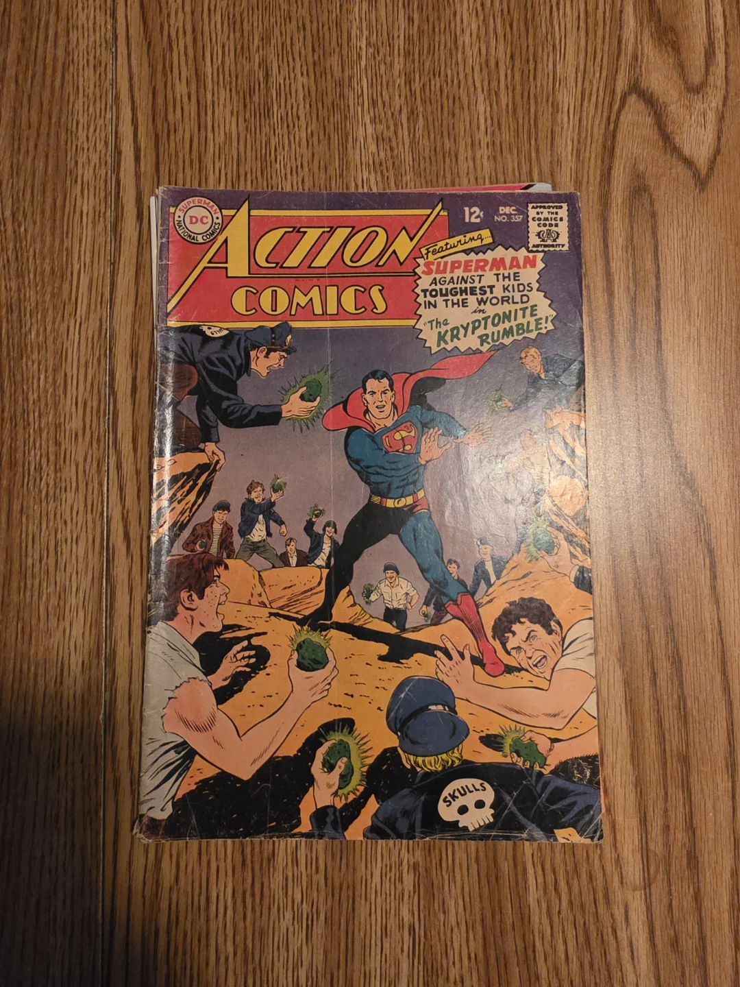 Vintage Action Comics No. 357 Superman Comic Book - photo 2