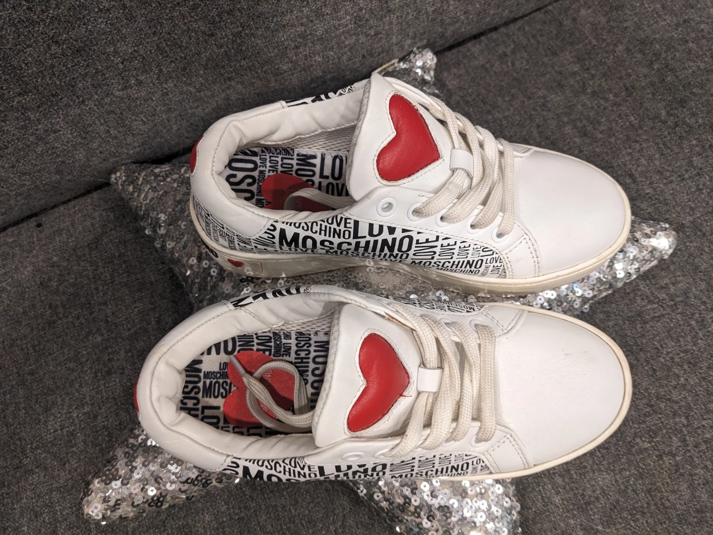 Moschino love heart shoes size 6.5 - photo 2