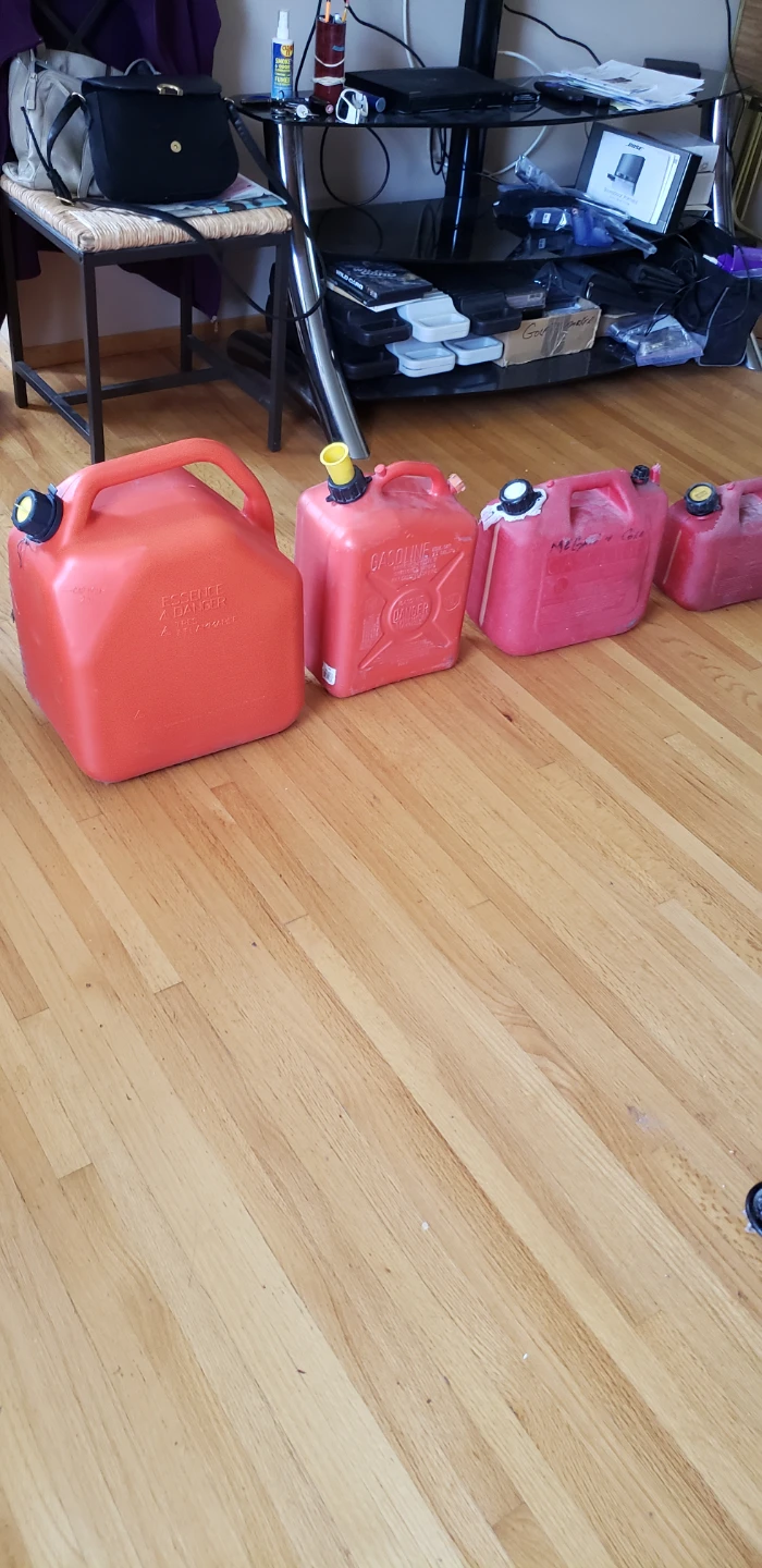 1 Large 25 L or 10 gals  red gasoline fuel container. C/W nozzle - photo 2