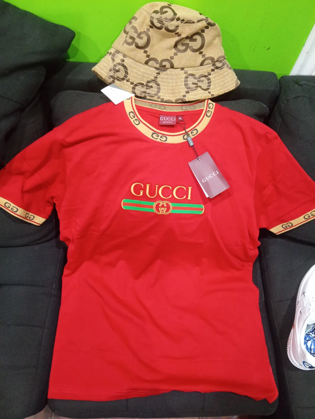 Gucci T-Shirt size XL and Bucket Hat Set M
