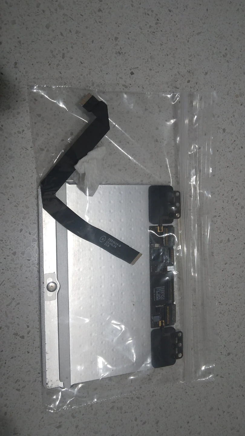 Apple MacBook air 13" 2013 Track pad replacement - photo 2