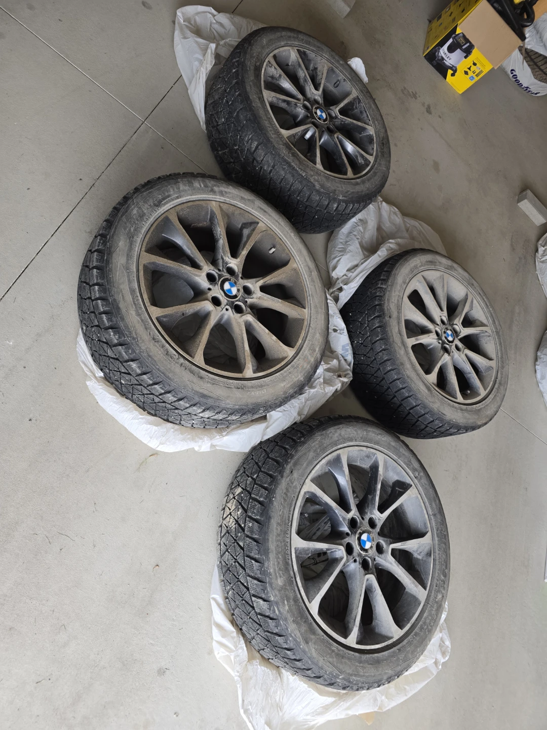 Set of 4 BMW Winter Tires and Rims 19in