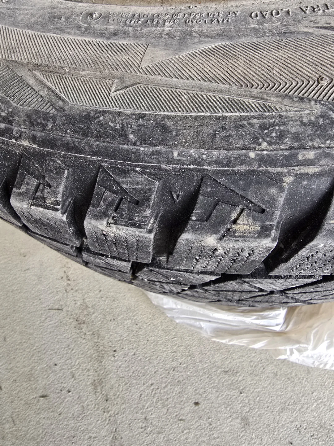 Set of 4 BMW Winter Tires and Rims 19in - photo 4