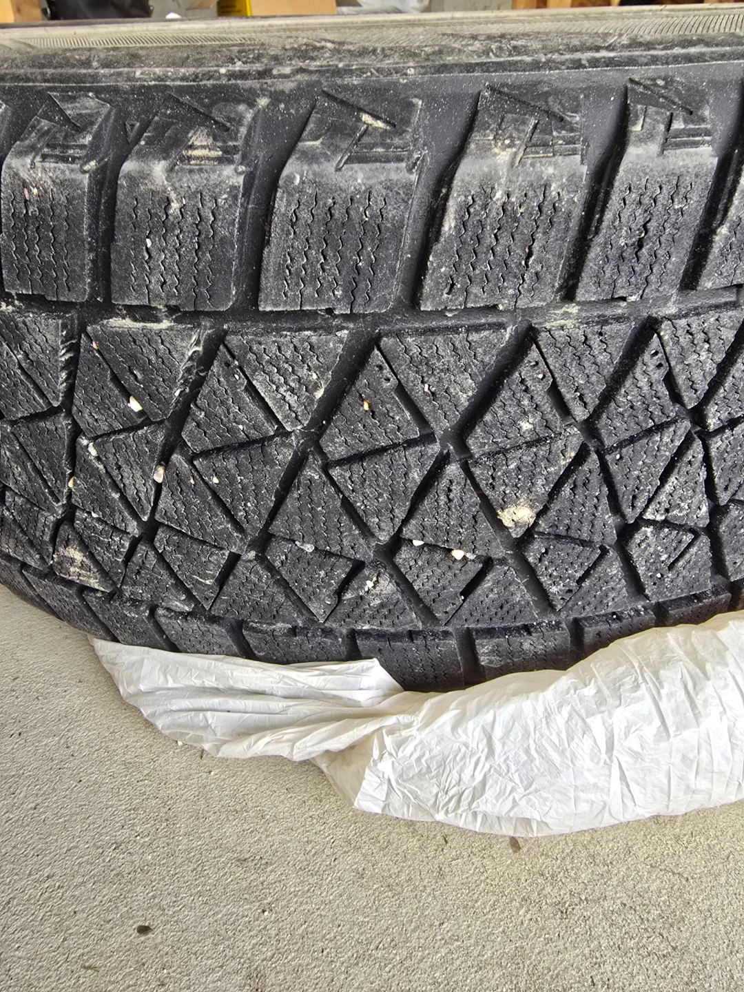Set of 4 BMW Winter Tires and Rims 19in - photo 5