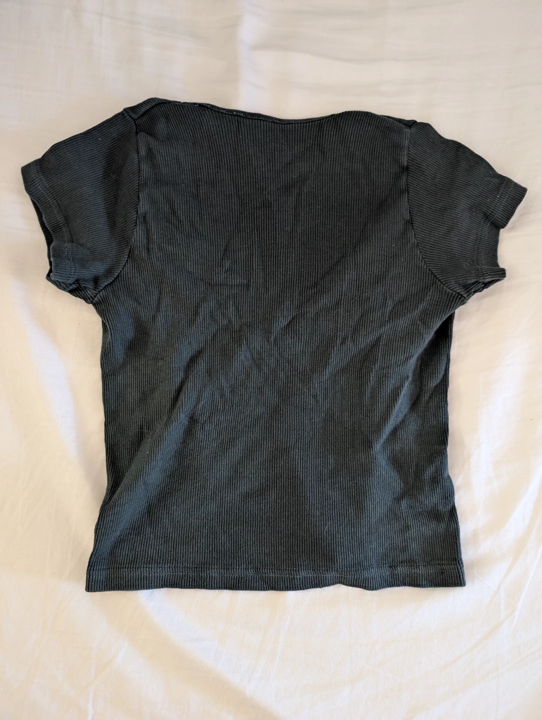 Brandy Melville Ribbed V-Neck Crop Top Baby Cute T Shirt - photo 3