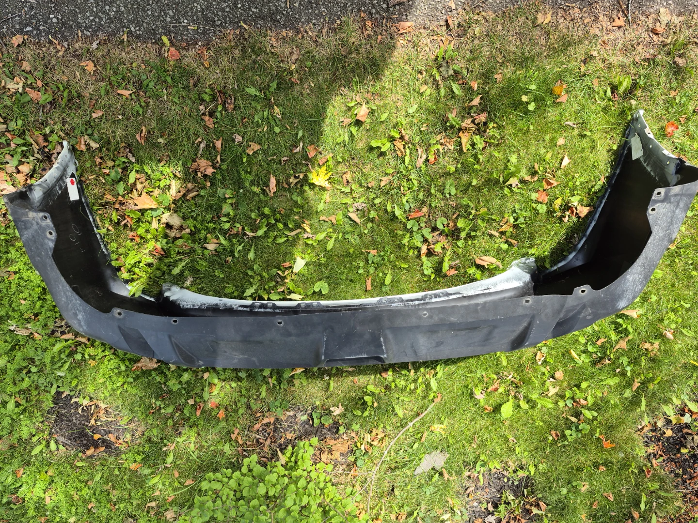 Nissan rogue 2017 White rear bumper cover - photo 4