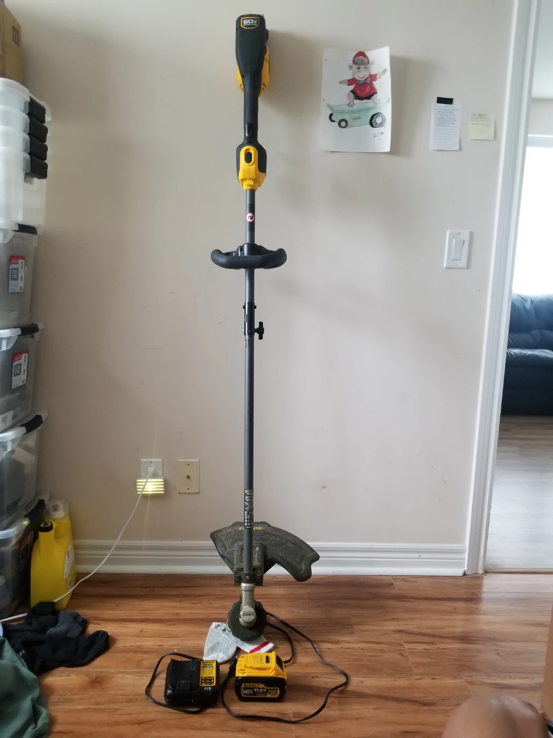 DEWALT 60V MAX Brushless String Trimmer with 9AH battery charger