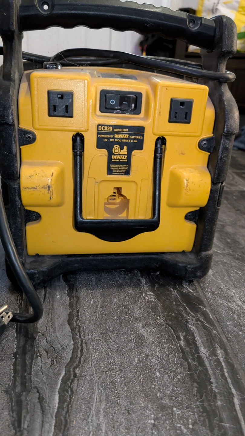 DEWALT DC020 Corded/Cordless Work Light - photo 3