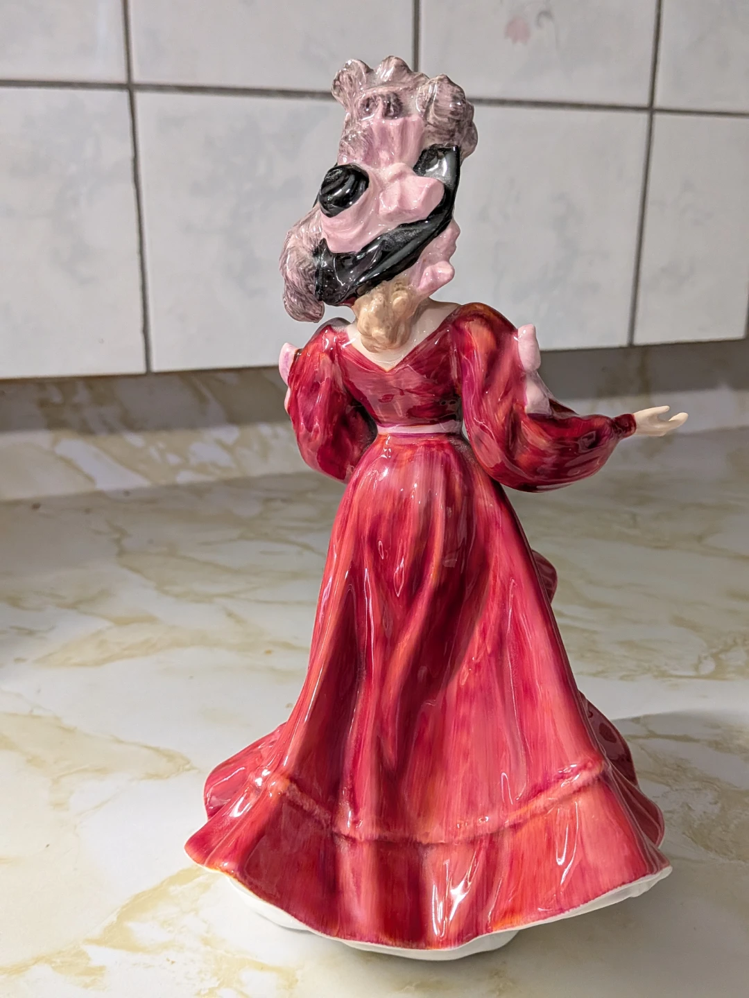 Royal Doulton Patricia HN 3365 Figure of the Year 1993 - photo 2