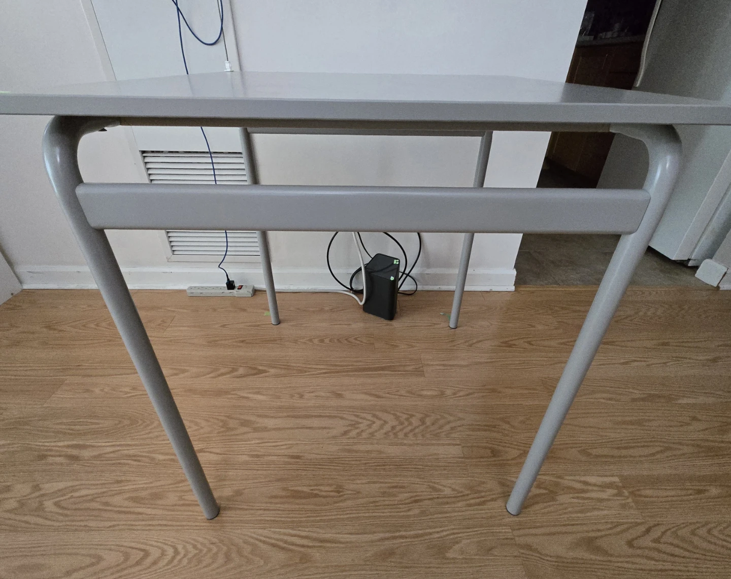 IKEA table 26 x 26 x 29" - photo 3