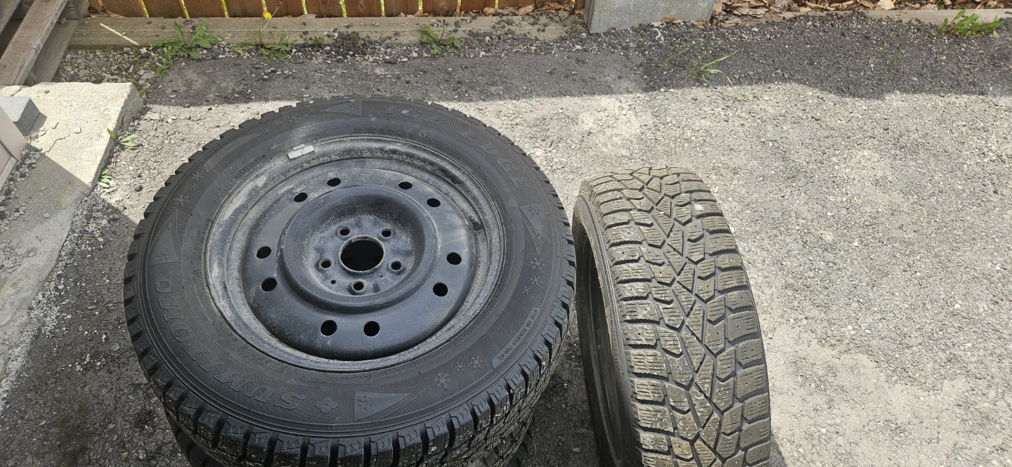 Set of 4 Sumitomo Ice Edge Winter Tires on Rims - photo 3