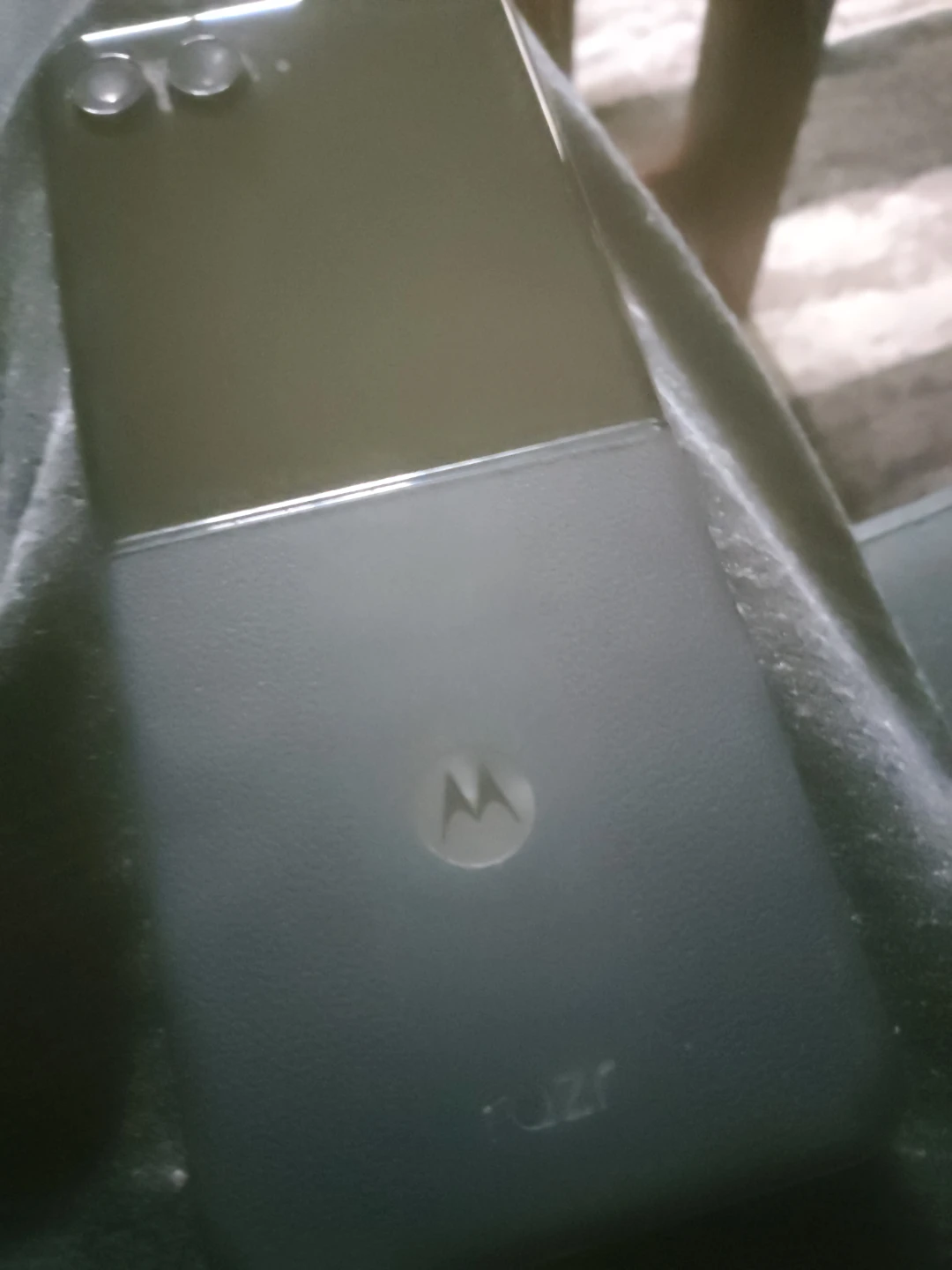 Motorola RAZR foldable smartphone - photo 2