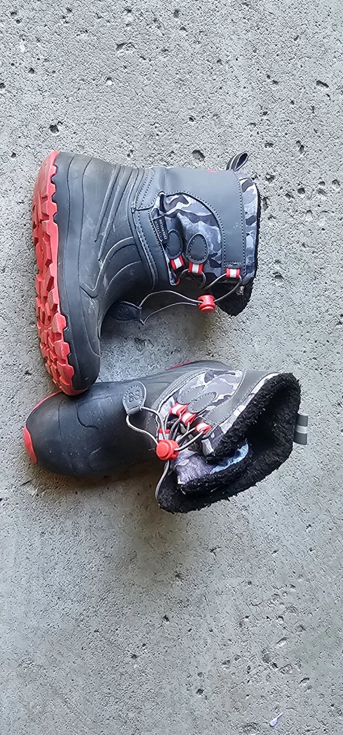 Kamik kids waterproof winter boots, size 12 - photo 3
