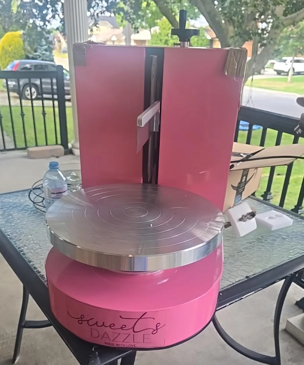 LIKE NEW Sweets Dazzle Cake Decorating Turntable