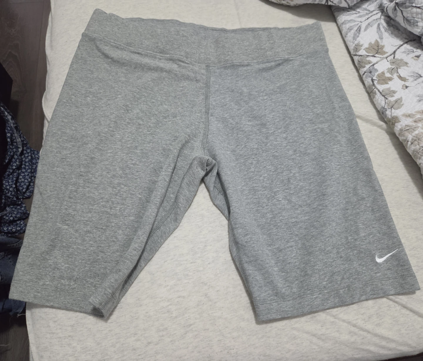 Nike women's yoga/workout/athleisure Bermuda shorts, XXL, $35, 🏈