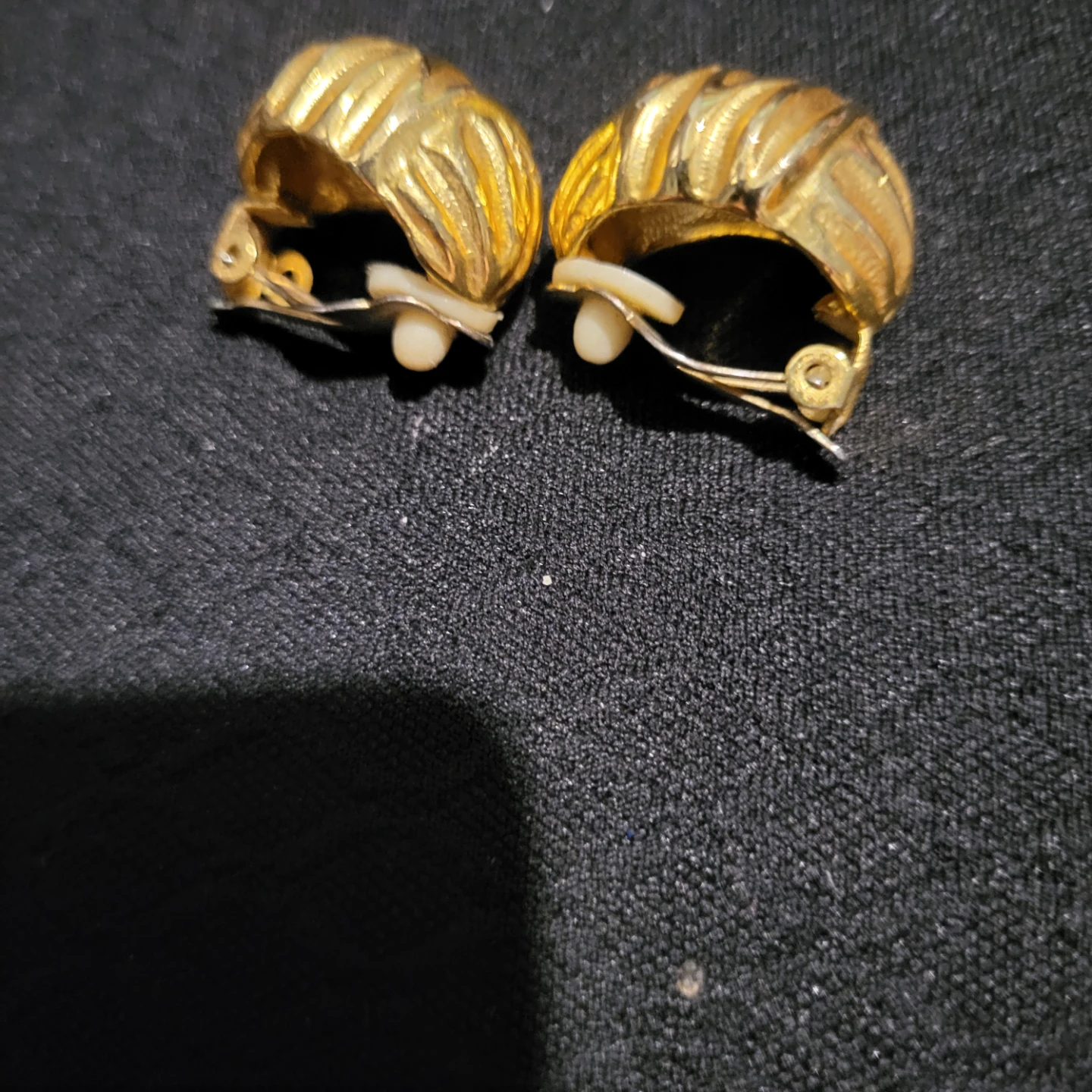 Vintage Gold-Tone Clip-On Earrings - photo 2